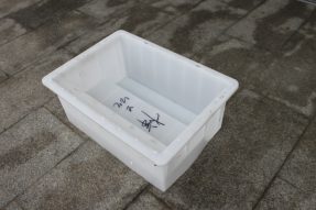 如何解決公路路沿石塑料模具在注塑過程開裂的問題？